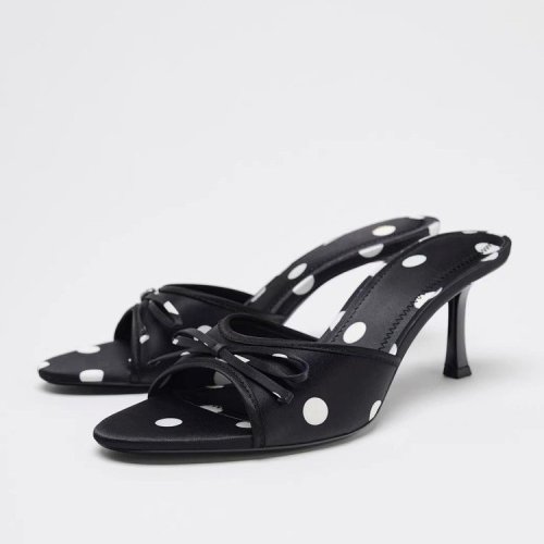 Wholesale of high-quality pointed-toe black polka dot fashionable and feminine high-heeled sandals